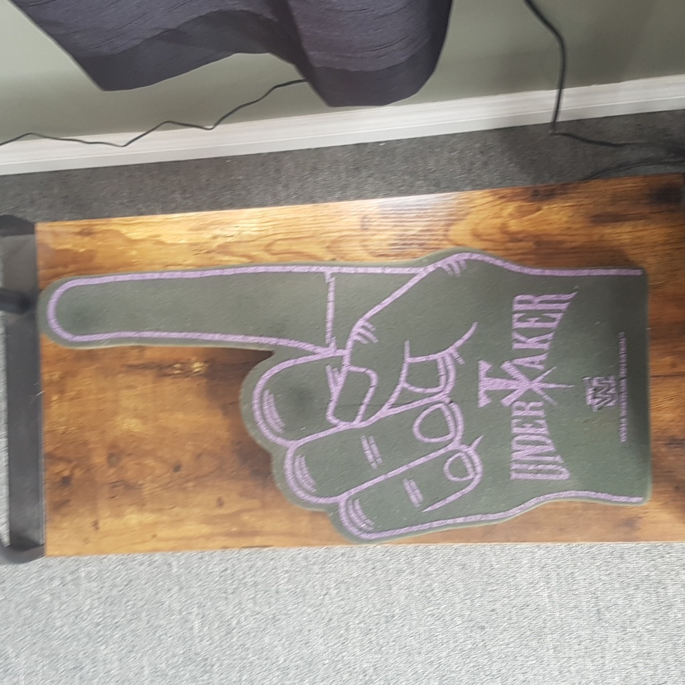 Foam finger